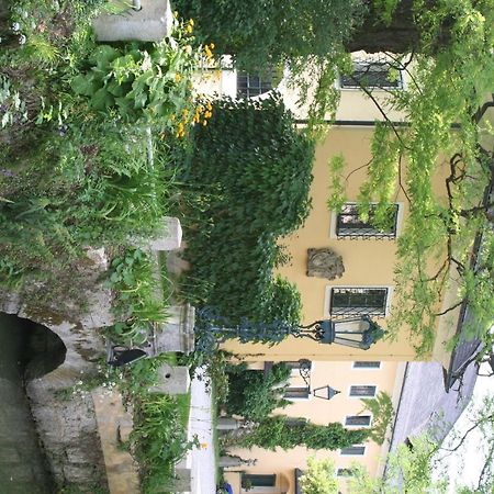 Gaestehaus Schloss Bernau Fischlham Exterior foto