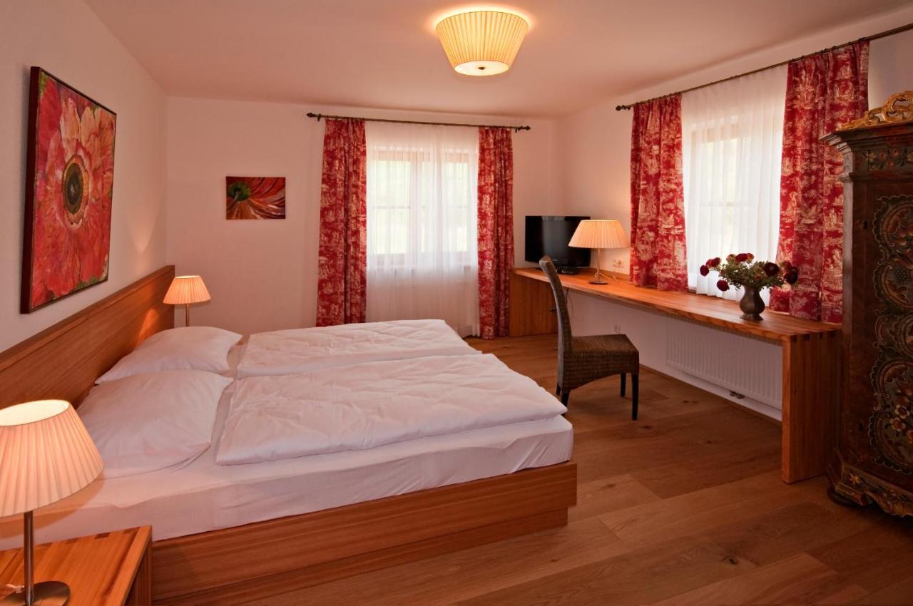 Gaestehaus Schloss Bernau Fischlham Quarto foto